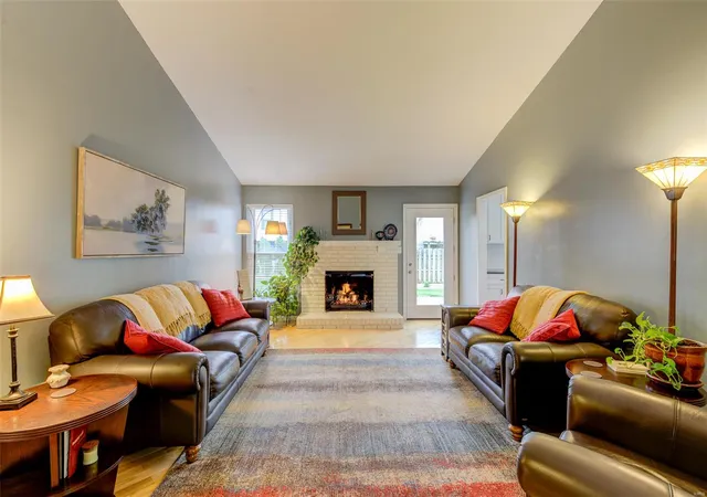 Photo 2 of Single family home for sale at 1312 Westbrooke Ter Dr, Ballwin, MO 63021 | MLS# 25021327 | Listing updated on 2025-04-07