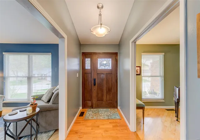 Photo 4 of Single family home for sale at 1312 Westbrooke Ter Dr, Ballwin, MO 63021 | MLS# 25021327 | Listing updated on 2025-04-07