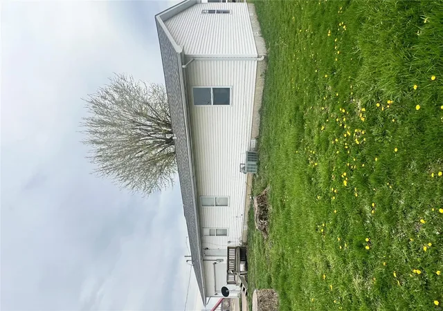 Photo 28 of Single family home for sale at 1114 S Main St, Vandalia, MO 63382 | MLS# 25021447 | Listing updated on 2025-04-10