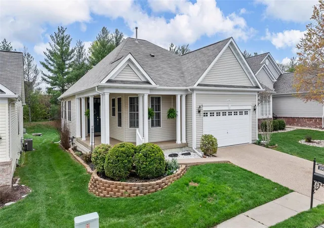 Photo 2 of Single family home for sale at 2062 Hawks Landing Dr, Lake Saint Louis, MO 63367 | MLS# 25021502 | Listing updated on 2025-04-07