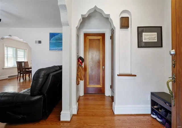 Photo 3 of Single family home for sale at 5636 Itaska St, Saint Louis, MO 63109 | MLS# 25021550 | Listing updated on 2025-04-24