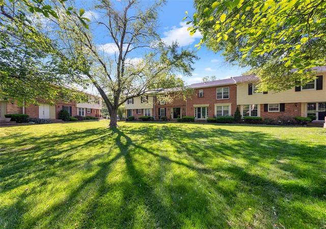 Photo 2 of Townhouse for sale at 13355 Land O Woods Dr, Saint Louis, MO 63141 | MLS# 25021618 | Listing updated on 2025-04-13