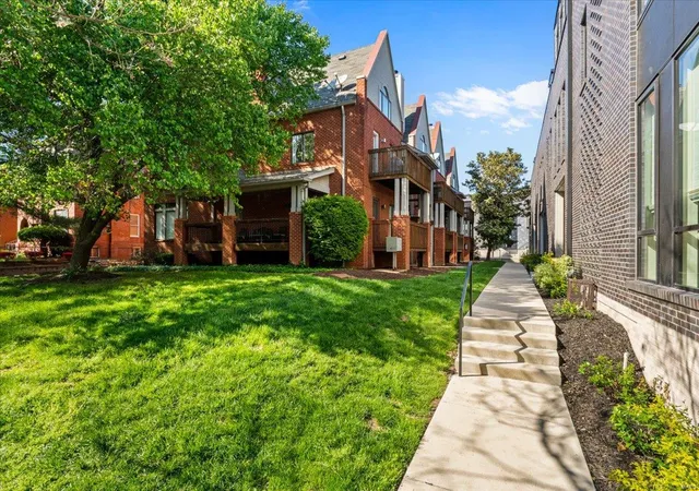 Townhouse for sale at 4111 W Pine Blvd #12, Saint Louis, MO 63108 | MLS# 25021636