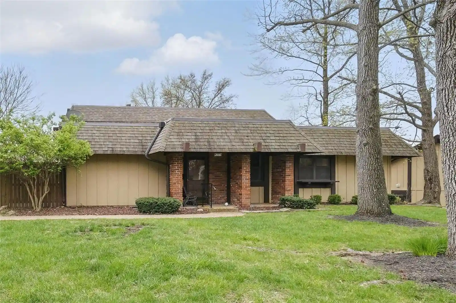 Listing Photo 1 - Condo for sale in 2656 Hampton Rd located at 2656 Hampton Rd, Saint Charles, MO 63303 - Unit #2A