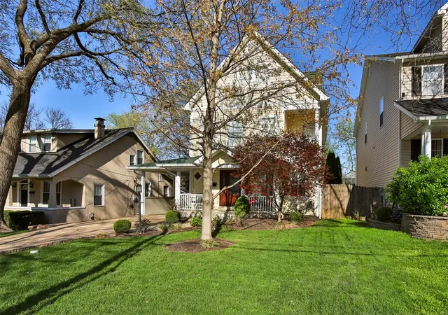 Photo 3 of Single family home for sale at 922 Simmons Ave, Saint Louis, MO 63122 | MLS# 25021735 | Listing updated on 2025-04-15