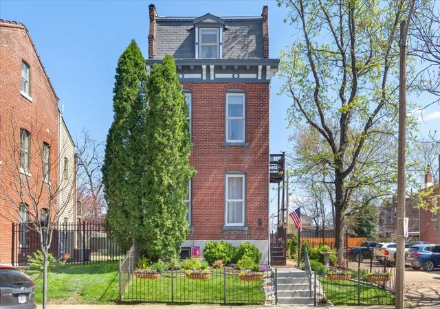 Photo 1 of Single family home for sale at 3016 Salena St, Saint Louis, MO 63118 | MLS# 25021792 | Listing updated on 2025-04-09