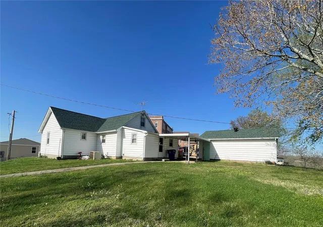 Photo 2 of Single family home for sale at 101 Graham St, Marble Hill, MO 63764 | MLS# 25021813 | Listing updated on 2025-04-08