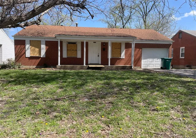 Photo 1 of Sale Pending at 1153 Jones St, East Saint Louis, IL 62206 | MLS# 25021856 | Listing updated on 2025-04-08