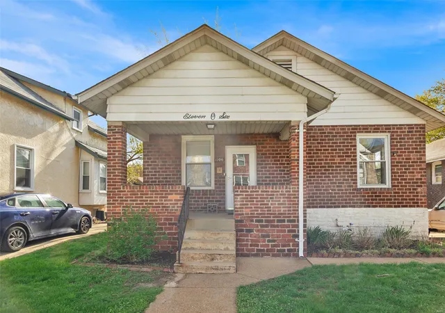 Photo 2 of Single family home for sale at 1106 Yale Ave, Saint Louis, MO 63117 | MLS# 25021864 | Listing updated on 2025-04-08