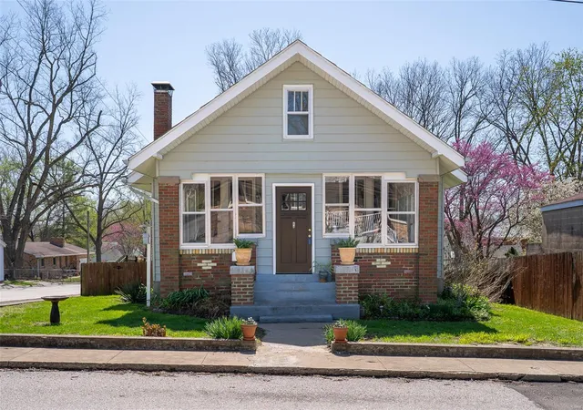 Photo 1 of Single family home for sale at 252 Roberts St, Sainte Genevieve, MO 63670 | MLS# 25021870 | Listing updated on 2025-04-10