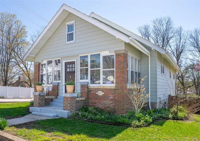 Photo 1 of Single family home for sale at 252 Roberts St, Sainte Genevieve, MO 63670 | MLS# 25021870 | Listing updated on 2025-04-10