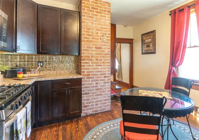 Photo 4 of Single family home for sale at 252 Roberts St, Sainte Genevieve, MO 63670 | MLS# 25021870 | Listing updated on 2025-04-10