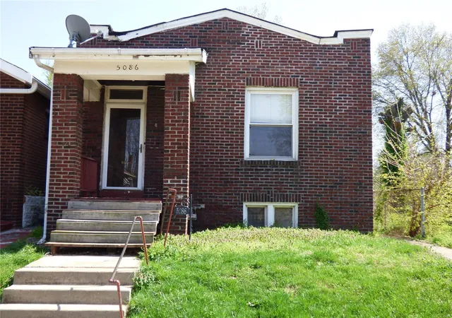 Photo 1 of Single family home for sale at 5086 Arlington Ave, Saint Louis, MO 63120 | MLS# 25021888 | Listing updated on 2025-04-08