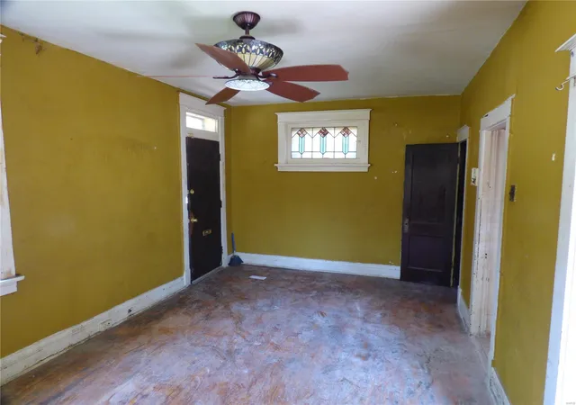 Photo 3 of Single family home for sale at 5086 Arlington Ave, Saint Louis, MO 63120 | MLS# 25021888 | Listing updated on 2025-04-08