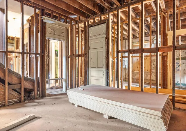 Photo 2 of Single family home for sale at 2300 Saint Louis Ave, Saint Louis, MO 63106 | MLS# 25021909 | Listing updated on 2025-04-09