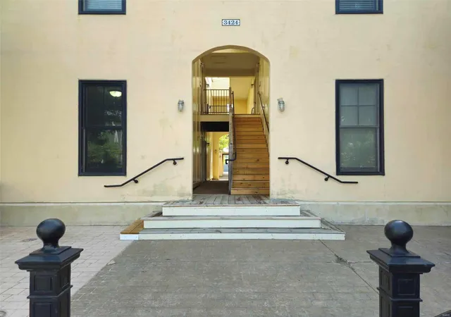 Listing Photo 1 - Condo for sale in building located at 3424 Hiram St, St. Charles, MO 63301