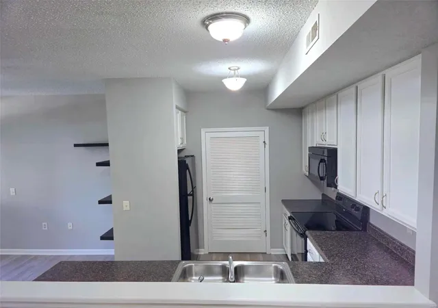 Listing Photo 4 - Condo for sale in building located at 3424 Hiram St, St. Charles, MO 63301