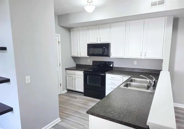 Listing Photo 5 - Condo for sale in building located at 3424 Hiram St, St. Charles, MO 63301