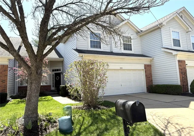 Photo 1 of Condo for sale at 111 Chesterfield Blfs Dr, Chesterfield, MO 63005 | MLS# 25021972 | Listing updated on 2025-04-09