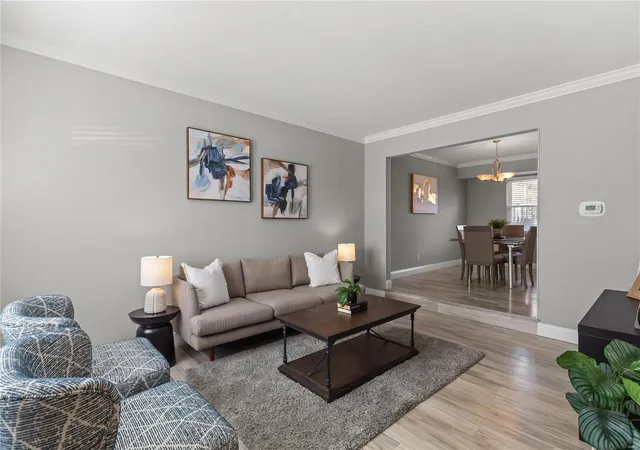Photo 3 of Townhouse for sale at 13257 Cochero Dr, Saint Louis, MO 63141 | MLS# 25021991 | Listing updated on 2025-04-10