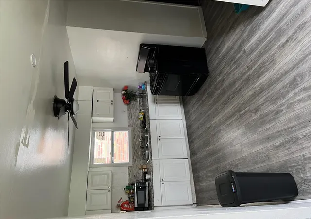 Photo 2 of Single family home for sale at 4211 Ravenwood Ave, Saint Louis, MO 63121 | MLS# 25021999 | Listing updated on 2025-04-09