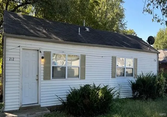 Photo 1 of Single family home for sale at 212 Sadonia Ave, Saint Louis, MO 63135 | MLS# 25022016 | Listing updated on 2025-04-14
