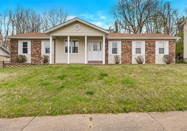 Photo 1 of Single family home for sale at 13231 Windbrooke Ln, Saint Louis, MO 63146 | MLS# 25022099 | Listing updated on 2025-04-10