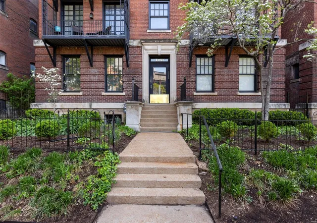 Photo 1 of Townhouse for sale at 4943 Laclede Ave #3W, Saint Louis, MO 63108 | MLS# 25022111 | Listing updated on 2025-04-23