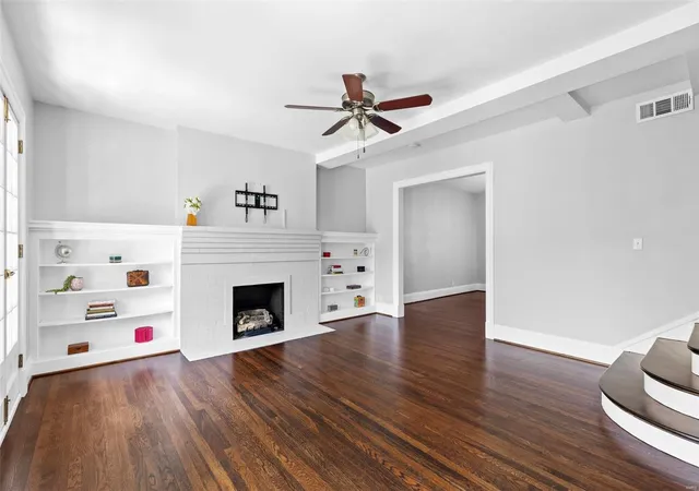 Photo 3 of Townhouse for sale at 4943 Laclede Ave #3W, Saint Louis, MO 63108 | MLS# 25022111 | Listing updated on 2025-04-23