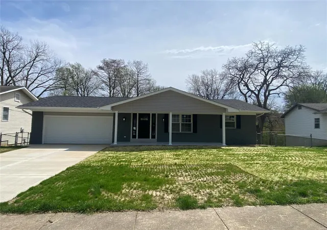 Photo 1 of Single family home for sale at 3118 Flintlock, Saint Charles, MO 63301 | MLS# 25022112 | Listing updated on 2025-04-09