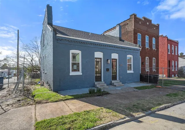 Photo 2 of Single family home for sale at 6800 Minnesota Avenue, Saint Louis, MO 63111 | MLS# 25022126 | Listing updated on 2025-04-11