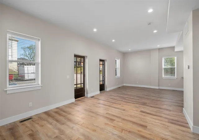 Photo 4 of Single family home for sale at 6800 Minnesota Ave, Saint Louis, MO 63111 | MLS# 25022126 | Listing updated on 2025-04-11