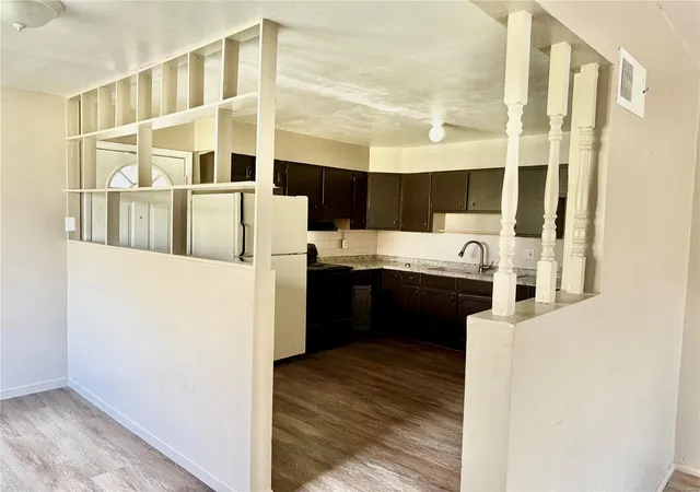 Photo 3 of Single family home for sale at 4100 Ammann Ln, Saint Louis, MO 63121 | MLS# 25022151 | Listing updated on 2025-04-10