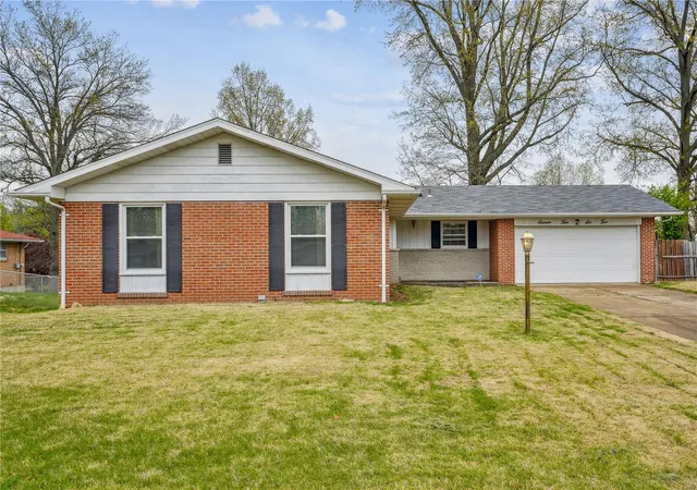 Photo 1 of Single family home for sale at 11562 Rock Hampton Dr, Saint Louis, MO 63138 | MLS# 25022193 | Listing updated on 2025-04-15