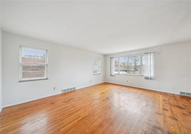 Photo 2 of Single family home for sale at 11562 Rock Hampton Dr, Saint Louis, MO 63138 | MLS# 25022193 | Listing updated on 2025-04-15