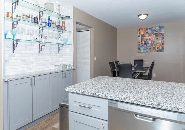 Photo 3 of Townhouse for sale at 833 Dumont Pl, Saint Louis, MO 63125 | MLS# 25022237 | Listing updated on 2025-04-09