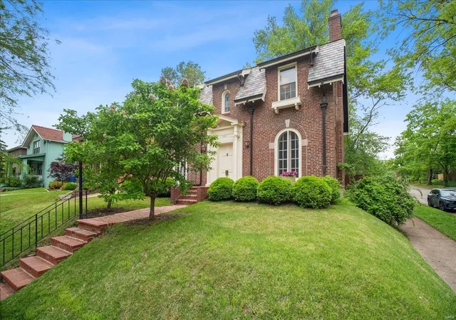 Photo 2 of Single family home for sale at 7201 Waterman Ave, Saint Louis, MO 63130 | MLS# 25022278 | Listing updated on 2025-05-01