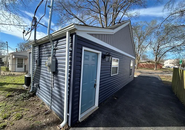 Photo 2 of Single family home for sale at 6732 Vernon Ave, Saint Louis, MO 63130 | MLS# 25022281 | Listing updated on 2025-04-10