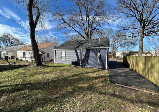 Photo 3 of Single family home for sale at 6732 Vernon Ave, Saint Louis, MO 63130 | MLS# 25022281 | Listing updated on 2025-04-10