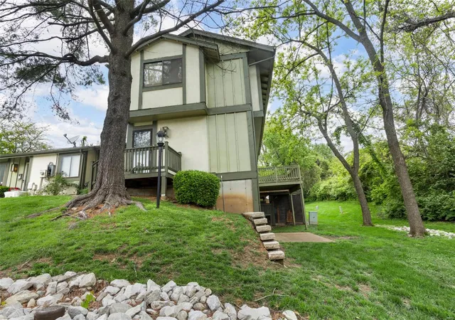 Photo 3 of Townhouse for sale at 11148 Whispering Oaks Dr, Saint Louis, MO 63136 | MLS# 25022321 | Listing updated on 2025-05-08