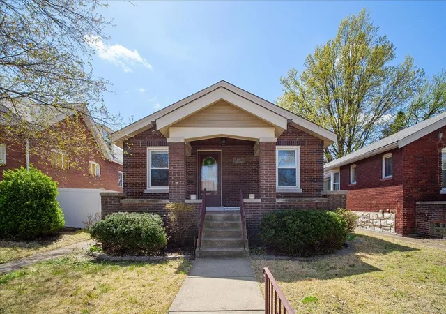Photo 1 of Single family home for sale at 4974 Fairview Ave, Saint Louis, MO 63139 | MLS# 25022345 | Listing updated on 2025-04-10