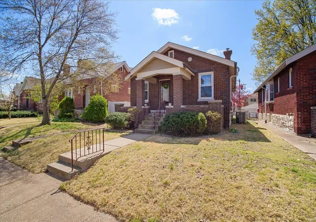 Photo 2 of Single family home for sale at 4974 Fairview Ave, Saint Louis, MO 63139 | MLS# 25022345 | Listing updated on 2025-04-10