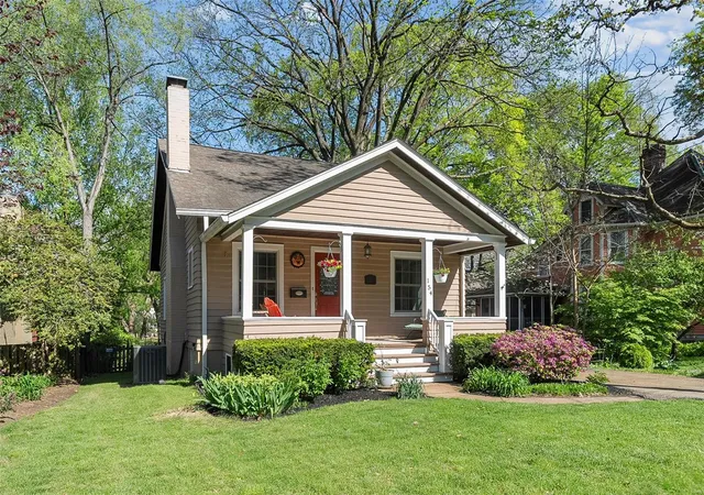 Photo 1 of Single family home for sale at 154 S Maple Ave, Saint Louis, MO 63119 | MLS# 25022353 | Listing updated on 2025-04-25