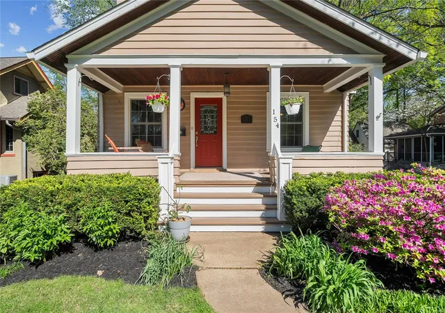 Photo 3 of Single family home for sale at 154 S Maple Ave, Saint Louis, MO 63119 | MLS# 25022353 | Listing updated on 2025-04-25