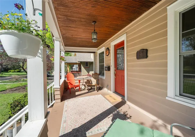 Photo 4 of Single family home for sale at 154 S Maple Ave, Saint Louis, MO 63119 | MLS# 25022353 | Listing updated on 2025-04-25