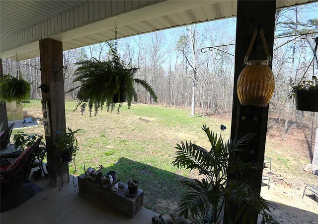 Photo 4 of Single family home for sale at 1117 Co Rd 415, Ellsinore, MO 63937 | MLS# 25022367 | Listing updated on 2025-04-10