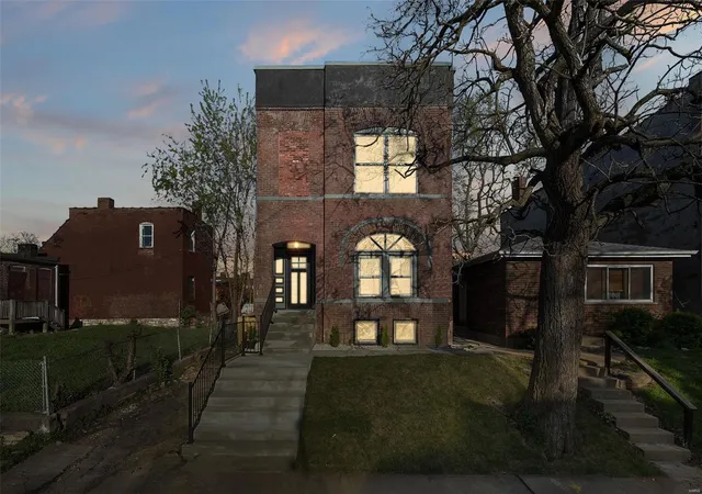 Photo 3 of Single family home for sale at 3410 Nebraska Ave, Saint Louis, MO 63118 | MLS# 25022368 | Listing updated on 2025-04-10