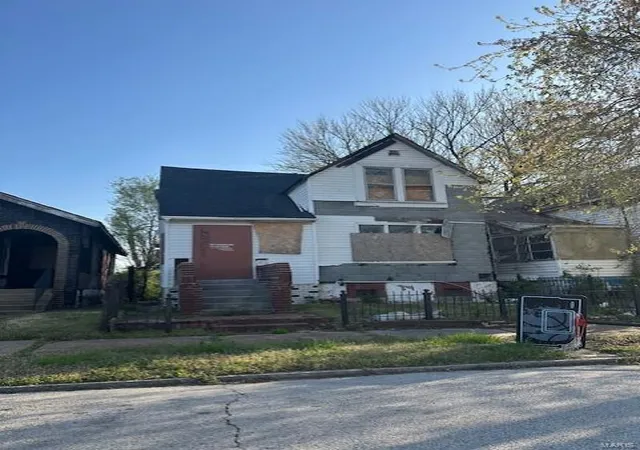 Photo 1 of Single family home for sale at 4877 Carter Ave, Saint Louis, MO 63115 | MLS# 25022414 | Listing updated on 2025-04-10