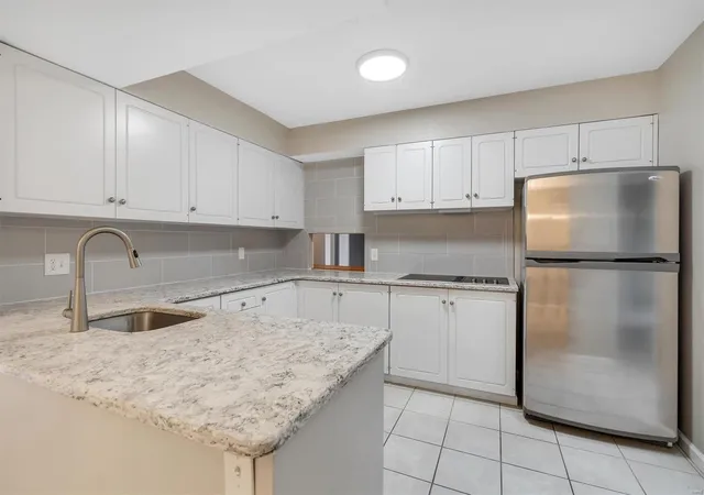 Photo 1 of Single family home for sale at 1722 Claymont Ests Dr, Chesterfield, MO 63017 | MLS# 25022432 | Listing updated on 2025-04-11