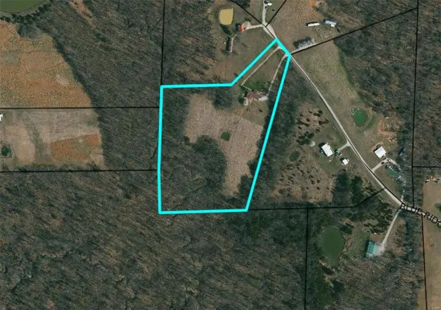 Photo 2 of Single family home for sale at 1099 Blue Ridge Rd, Auxvasse, MO 65231 | MLS# 25022437 | Listing updated on 2025-04-10
